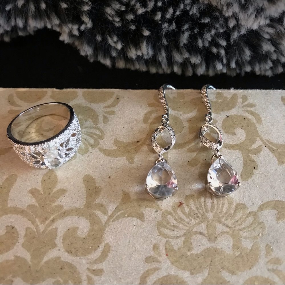 GORGEOUS Bridal Antique-Style Earrings & Ring Set